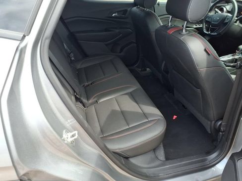 Used 2025 Chevrolet Trax RS FWD image 11