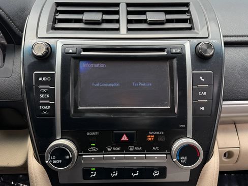 Used 2012 Toyota Camry LE FWD image 27