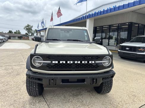 New 2025 Ford Bronco Badlands image 2