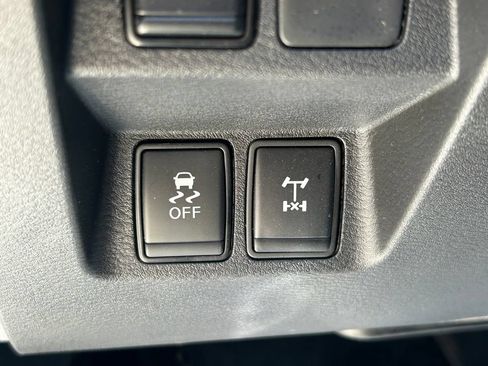 Used 2026 Nissan Frontier PRO-4X AWD/4WD image 26