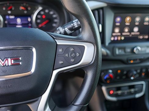 Used 2023 GMC Terrain SLE w/ Driver Convenience Package image 16
