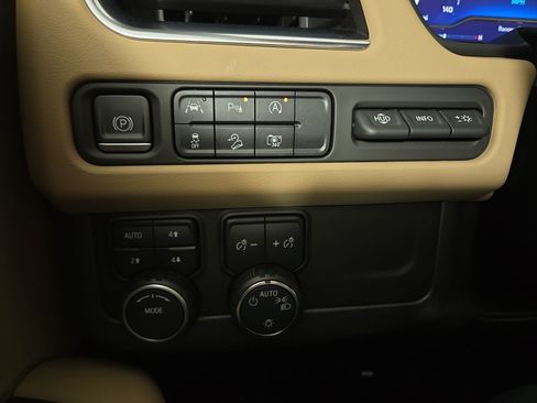 Certified 2023 Chevrolet Tahoe Premier AWD/4WD image 27