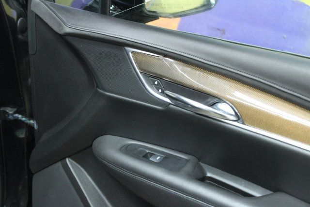 Used 2017 Cadillac XT5 Platinum AWD/4WD image 11
