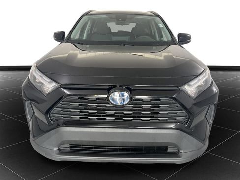 Used 2024 Toyota RAV4 LE AWD/4WD image 8