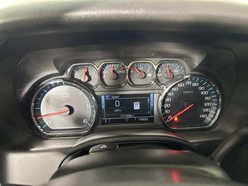 Used 2020 Chevrolet Suburban LT w/ Luxury Package AWD/4WD image 13
