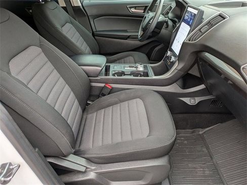 Used 2022 Ford Edge SE image 12