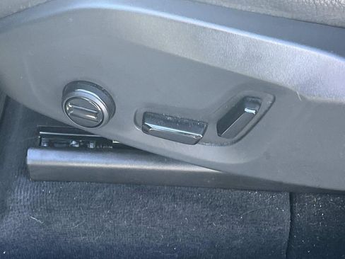 Used 2023 Volvo XC90 B6 Plus image 22