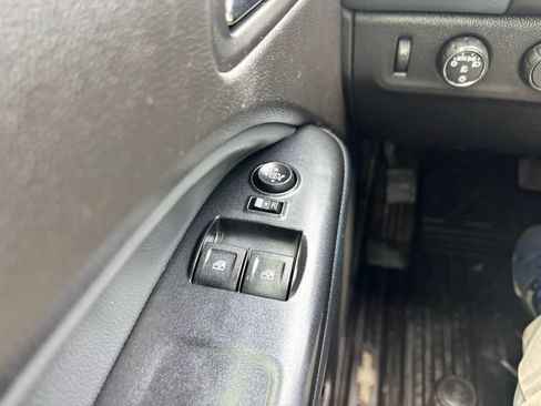 Used 2016 Chevrolet Colorado Z71 AWD/4WD image 24
