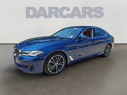 Used 2022 BMW 530e xDrive w/ Convenience Package AWD/4WD image 3