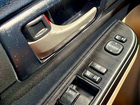 Used 2012 Toyota Camry LE image 20