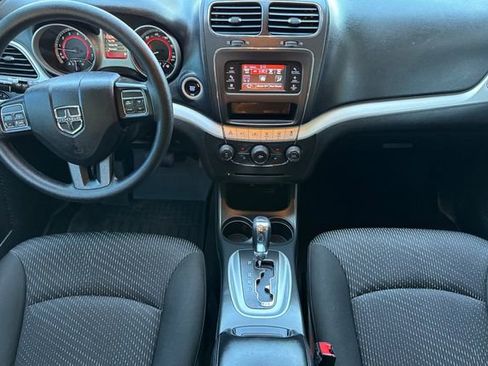 Used 2019 Dodge Journey SE w/ Blacktop Package FWD image 15