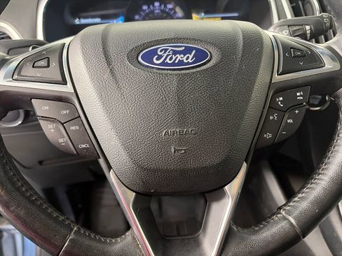 Used 2018 Ford Edge Titanium w/ Equipment Group 301A AWD/4WD image 16