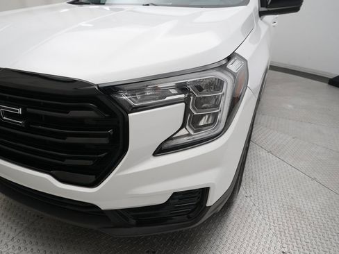 Used 2023 GMC Terrain SLE w/ Driver Convenience Package image 22