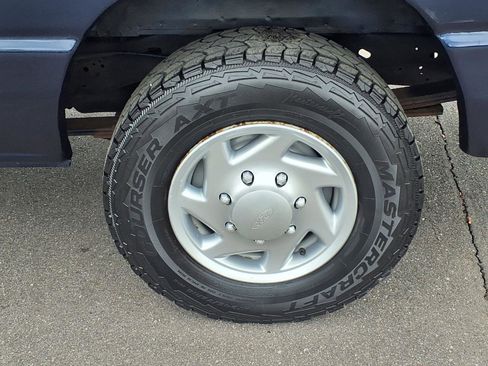 Used 2011 Ford E-250 and Econoline 250 Extended w/ PWR Group image 25