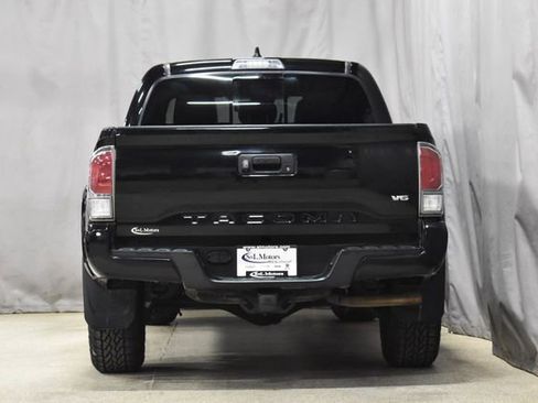 Used 2020 Toyota Tacoma TRD Sport image 8