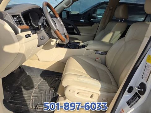 Used 2019 Lexus LX 570 4WD w/ Luxury Package image 8