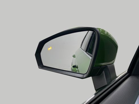 New 2025 Volkswagen Taos SE image 18
