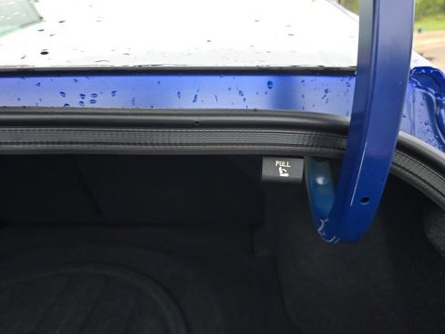 Used 2024 Hyundai Elantra Limited image 7