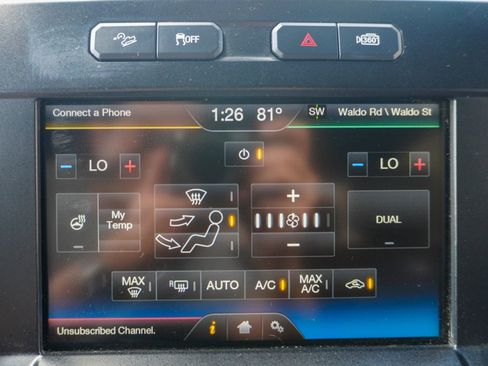 Used 2015 Ford F150 Platinum w/ Equipment Group 701A Luxury image 29