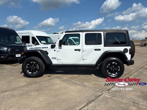 Used 2024 Jeep Wrangler Unlimited Rubicon 4xe AWD/4WD image 12