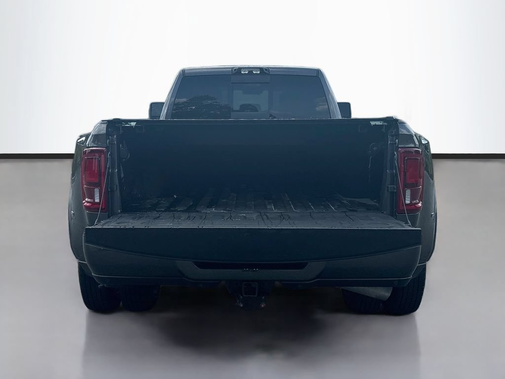 Used 2025 RAM 3500 Limited AWD/4WD image 10