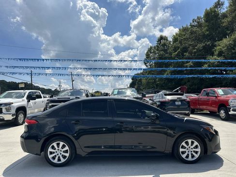 Used 2021 Toyota Corolla LE FWD image 7