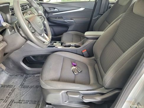 Used 2023 Chevrolet Bolt EUV LT w/ Driver Confidence Package image 17