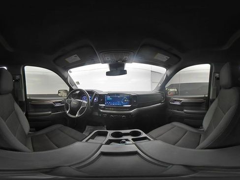 Used 2024 Chevrolet Silverado 1500 LT image 11