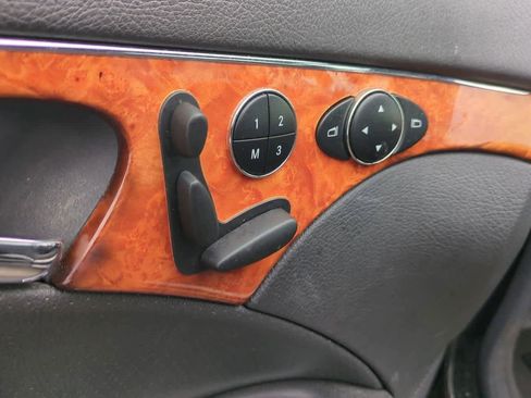 Used 2006 Mercedes-Benz E 350 Sedan image 16