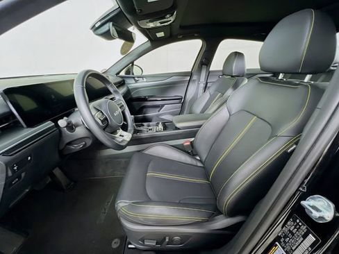 Used 2025 Kia K5 GT image 10