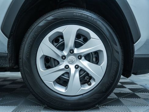 Certified 2025 Toyota RAV4 LE FWD image 16