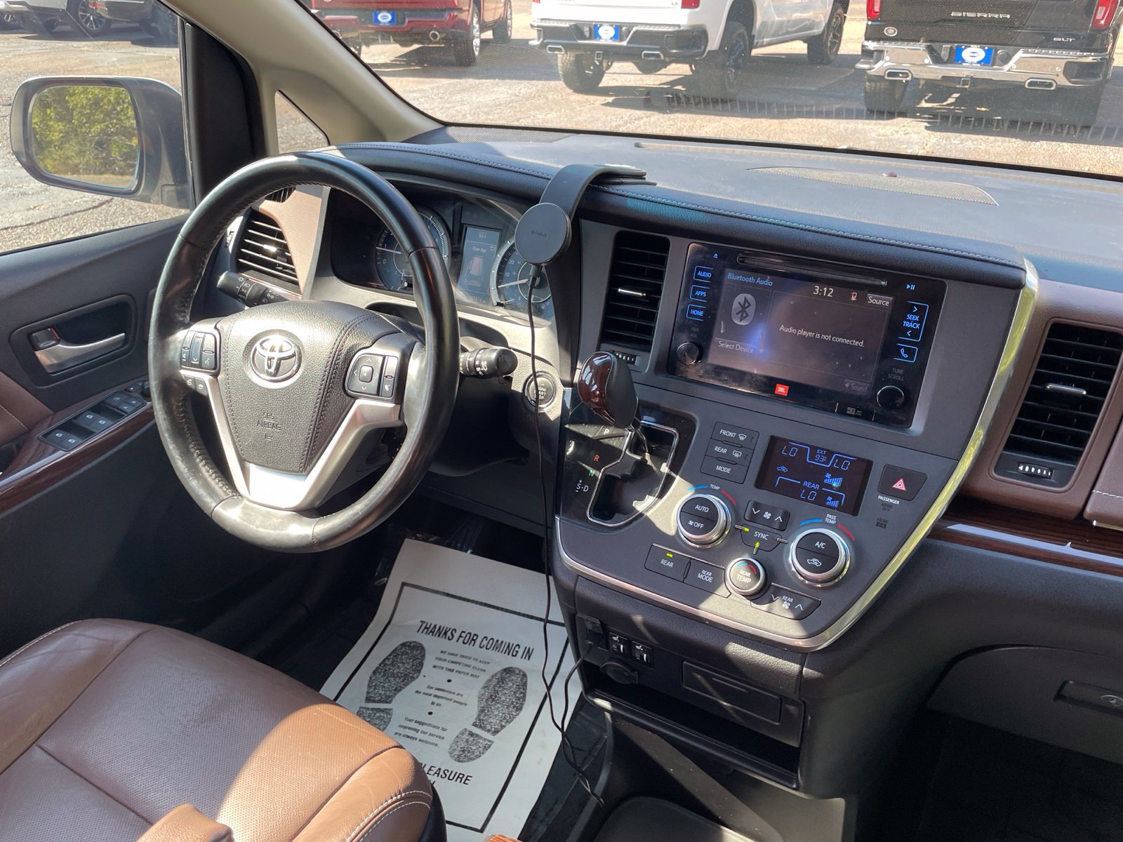 Used 2017 Toyota Sienna Limited FWD image 32