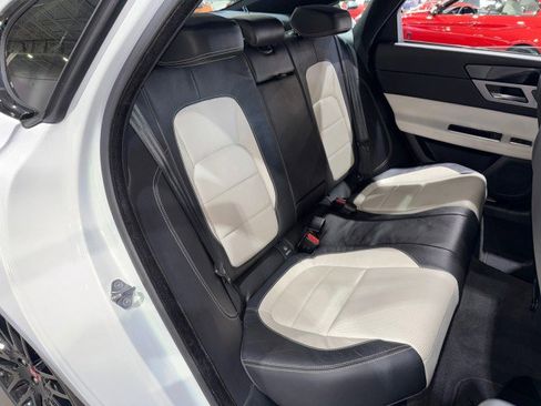 Used 2016 Jaguar XF R-Sport image 58