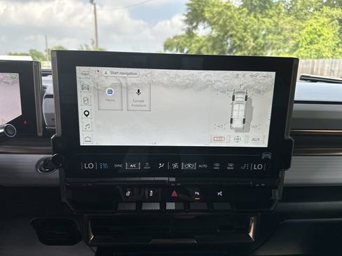 Used 2025 GMC Hummer EV 3X AWD/4WD image 11