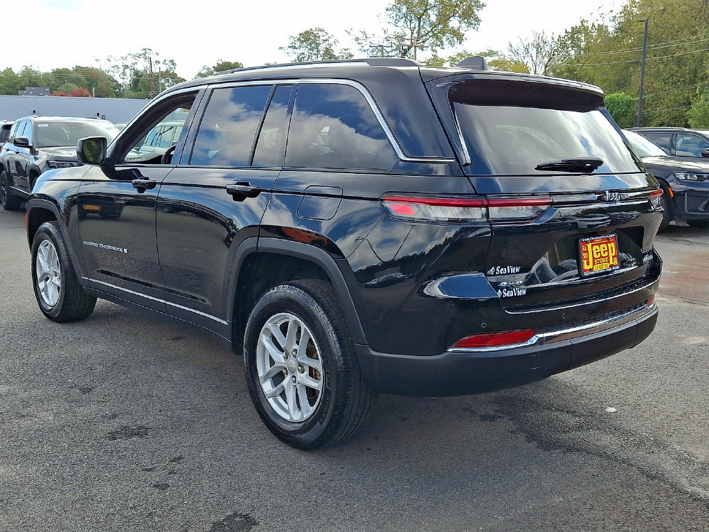 Certified 2023 Jeep Grand Cherokee Laredo X AWD/4WD image 4