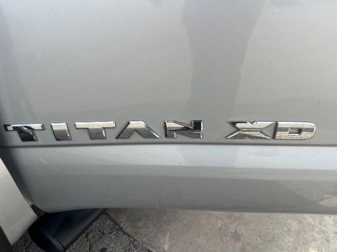 Used 2017 Nissan Titan SV image 41