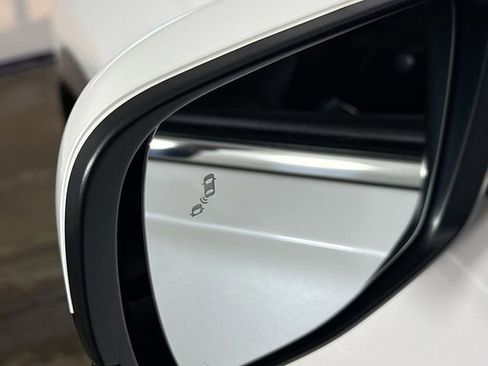 Used 2024 Honda Pilot Touring image 23