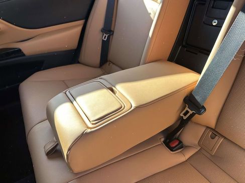 Used 2023 Lexus ES 250 w/ Premium Package image 19