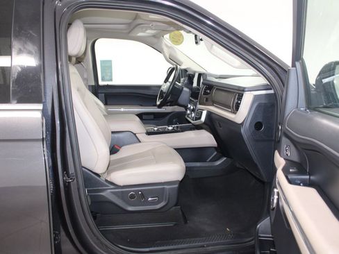 Used 2024 Ford Expedition Limited image 32