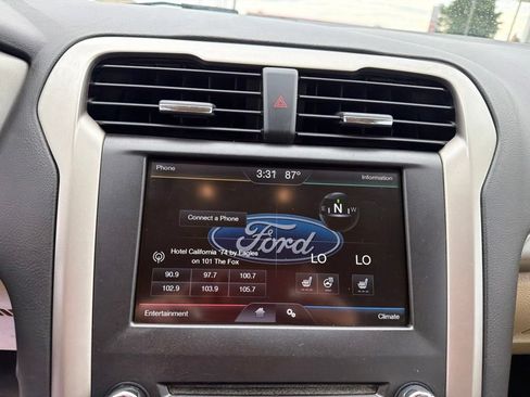 Used 2015 Ford Fusion SE w/ Equipment Group 202A FWD image 23