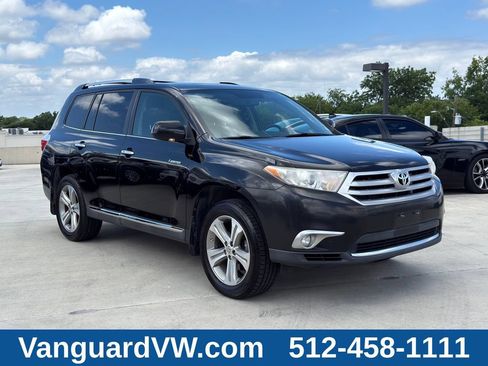 Used 2011 Toyota Highlander Limited w/ Tow Pkg AWD/4WD image 4