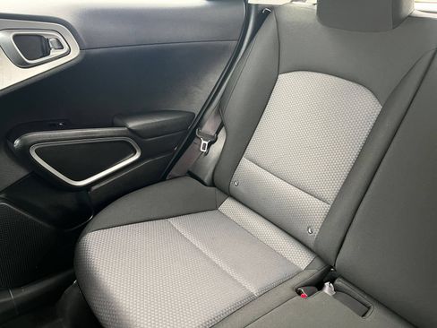 Used 2025 Kia Soul LX w/ LX Technology Package FWD image 44