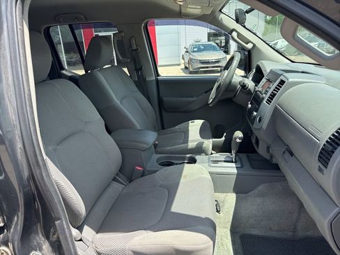 Used 2013 Nissan Frontier SV AWD/4WD image 18