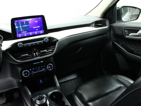 Used 2020 Ford Escape SE Sport image 18