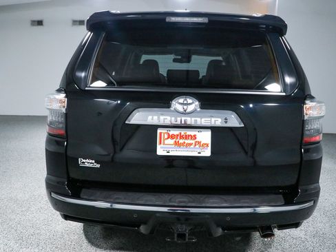 Used 2024 Toyota 4Runner Limited AWD/4WD image 8