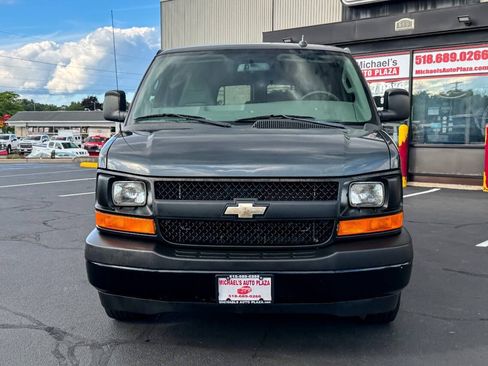 Used 2017 Chevrolet Express 3500 LS RWD image 9