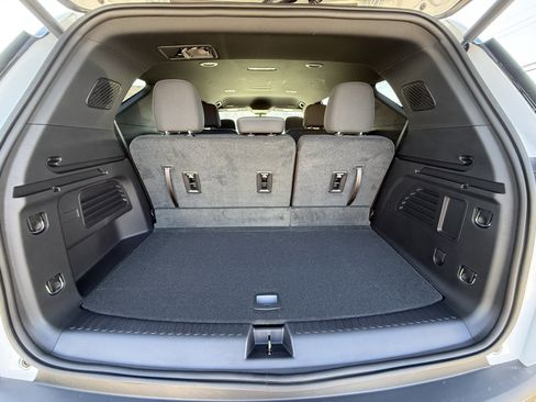 New 2026 Chevrolet Traverse LT image 15