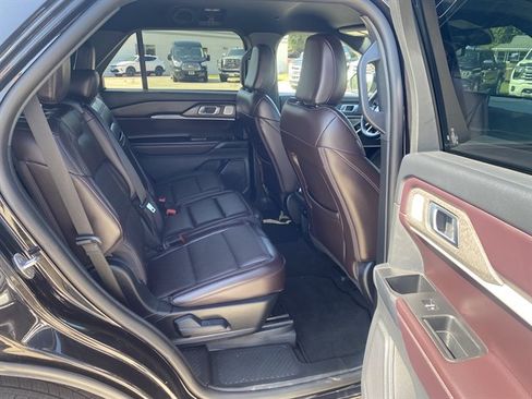Used 2026 Ford Explorer Platinum AWD/4WD image 7