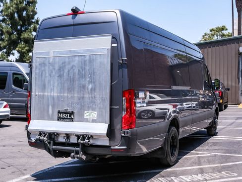 Used 2023 Mercedes-Benz Sprinter 4500 image 2