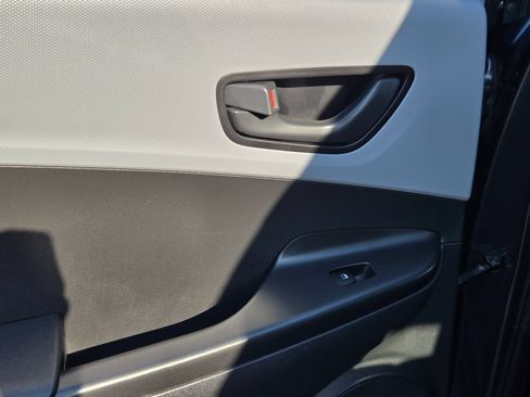 Used 2020 Hyundai Kona SE FWD image 34